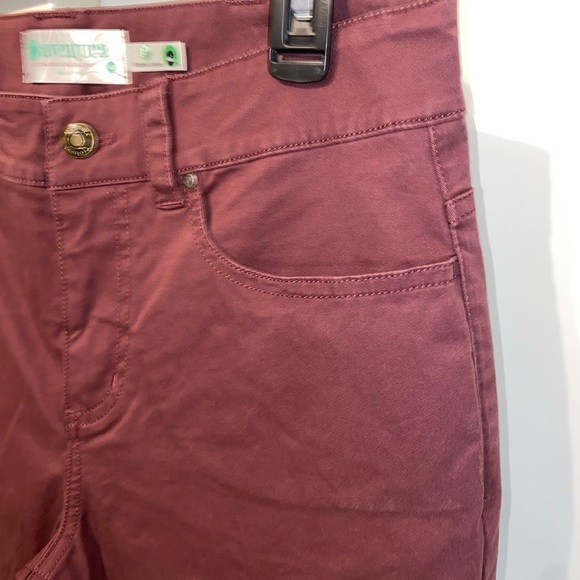 Aventura Women's Deep Burgundy Skinny Jeans - Picture 3 of 8